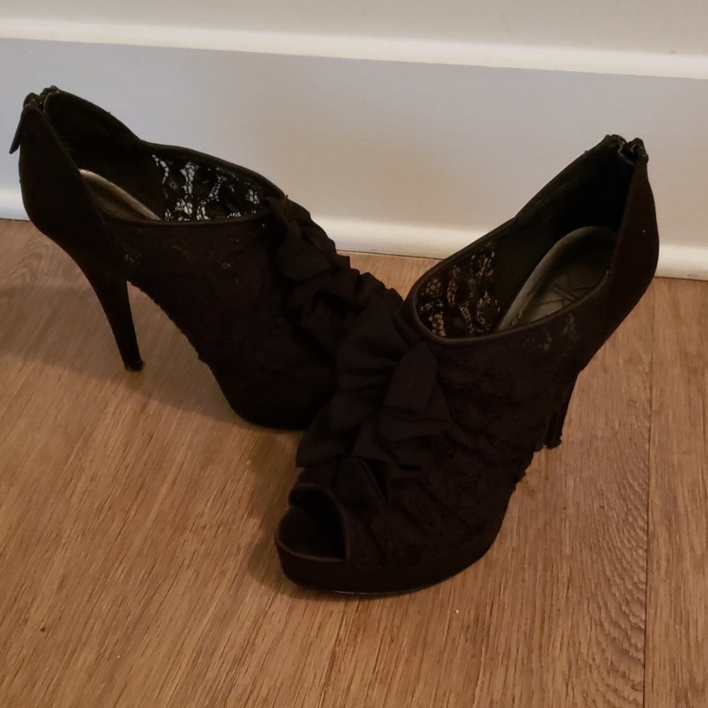 Kardashian Kollection Pumps!